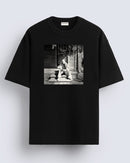 Eminem sitting - Oversized T-shirt